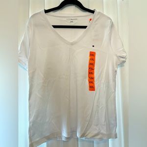 White v neck. Never worn. Tommy Hilfiger XXL.